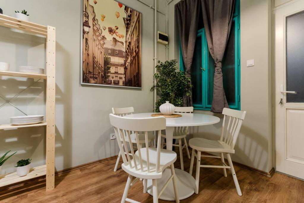 בודפשט Cosy Apartment In Party District K30 מראה חיצוני תמונה